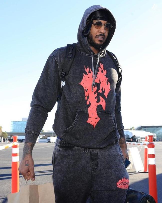 尤为显眼 尤为显眼